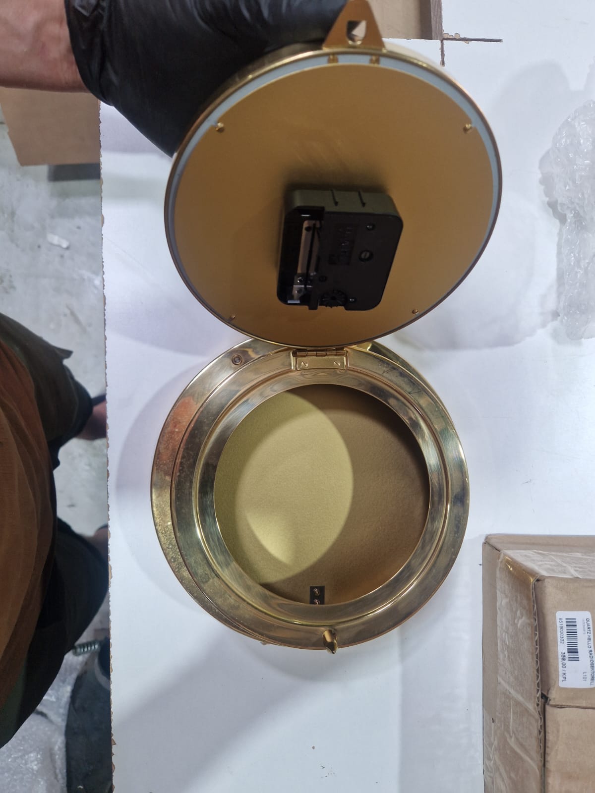 Quartz pulkstenis ar radio sektoriem 1650MSFS